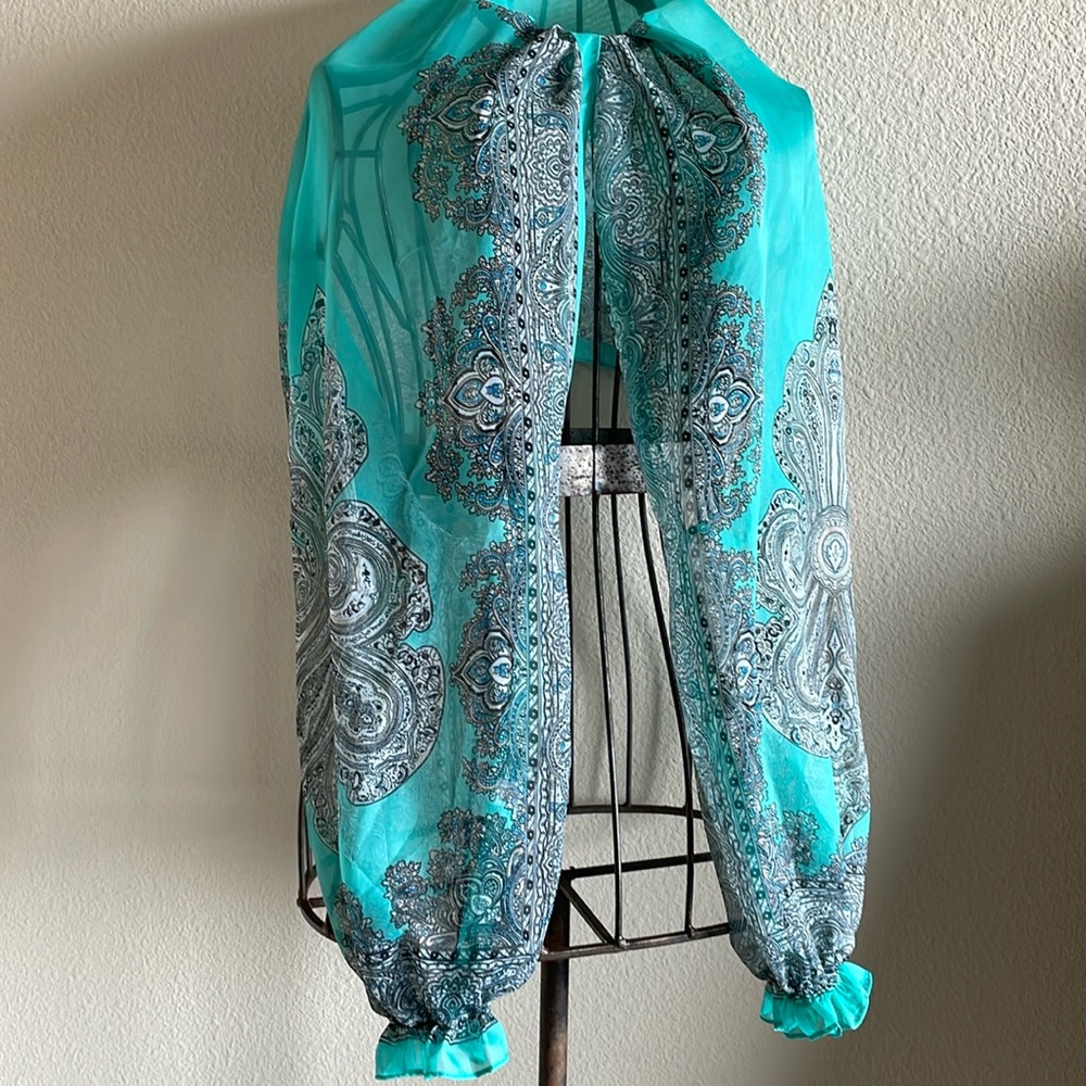 Luang Dian Sheer Sleeved Adorable Turquoise Scarf